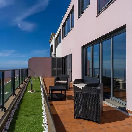 Views Pool And Barbecue Apartment Canhas