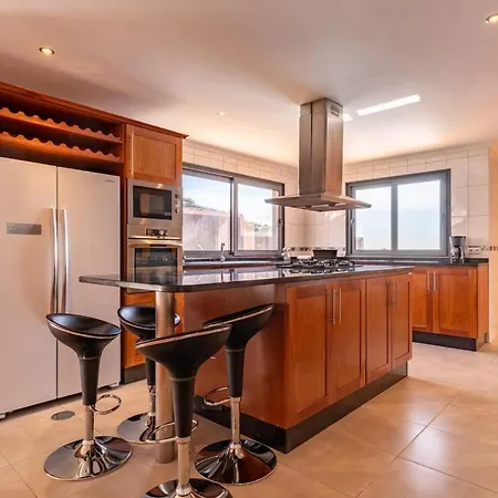 Views Pool And Barbecue Apartment *